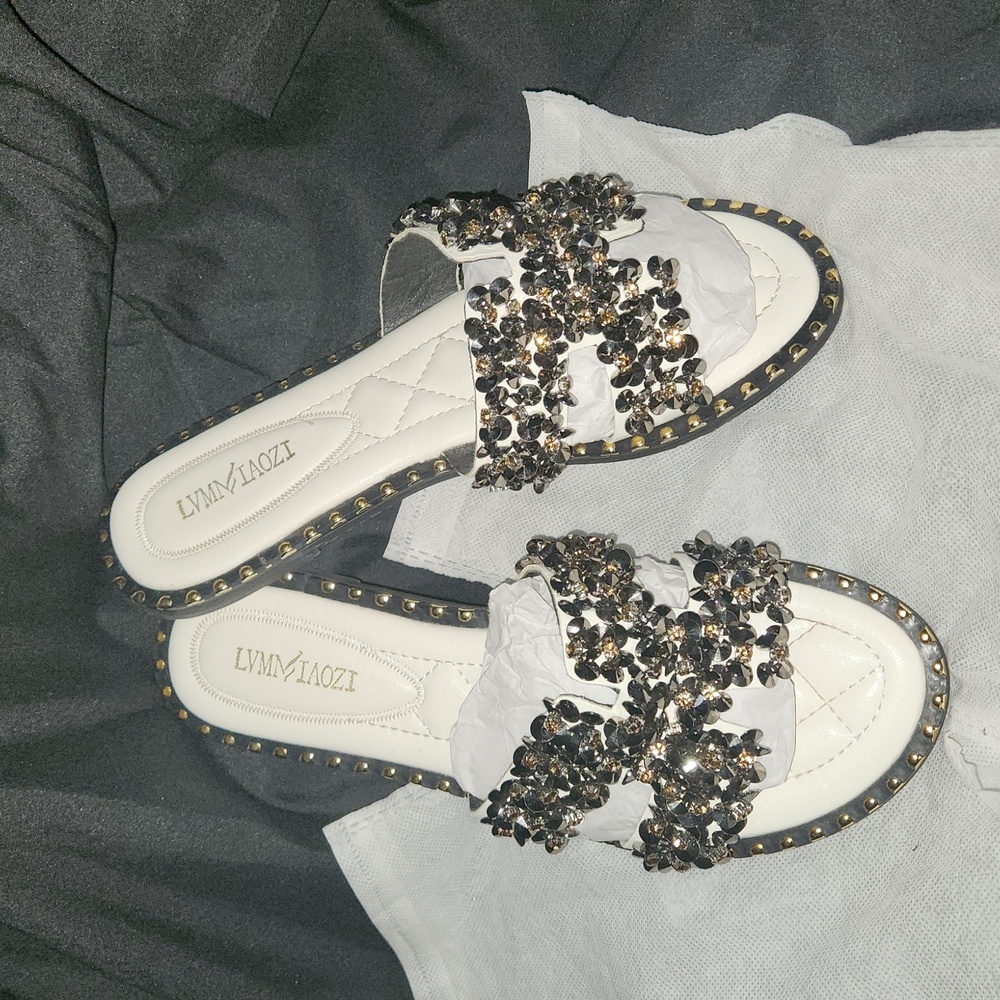 H Sandals 🩴 Rhinestone Detail Size 9
